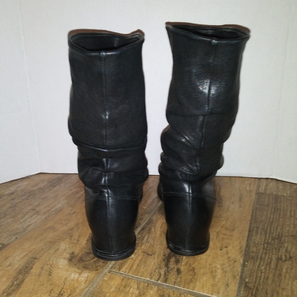 Stuart Weitzman Calf Wedge - Picture 6 of 7